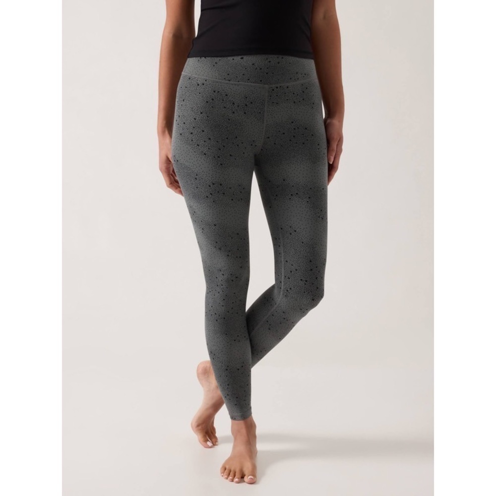 Athleta Transcend Tight Star Print Gray Athletic 7/8 Leggings EUC 468020 Size XS